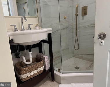 19 Snowden Avenue - Photo Thumbnail 15
