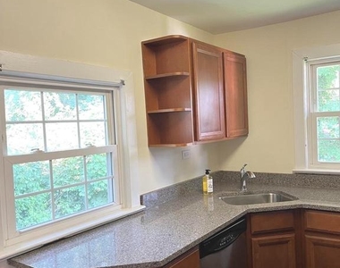 19 Snowden Avenue - Photo Thumbnail 11
