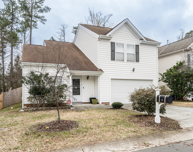 4 Richardson Circle - Photo Thumbnail 2