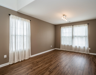 4 Richardson Circle - Photo Thumbnail 7