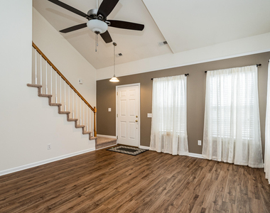 4 Richardson Circle - Photo Thumbnail 6