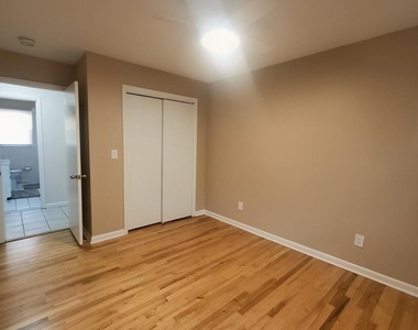 2024 A Beverly Drive - Photo Thumbnail 17