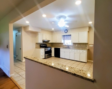 2024 A Beverly Drive - Photo Thumbnail 10
