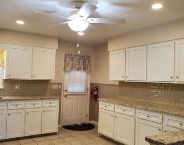 2024 A Beverly Drive - Photo Thumbnail 16