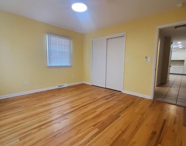 2024 A Beverly Drive - Photo Thumbnail 24