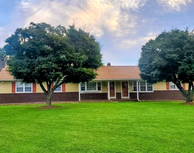 2024 A Beverly Drive - Photo Thumbnail 2