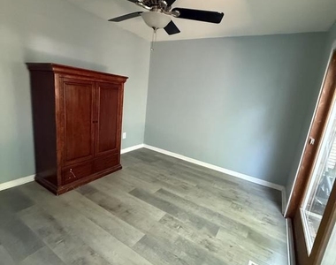 8 Radford Place - Photo Thumbnail 3