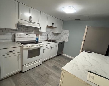 8 Radford Place - Photo Thumbnail 2