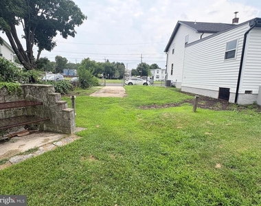 825 W 3rd Street - Photo Thumbnail 15