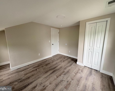 825 W 3rd Street - Photo Thumbnail 4