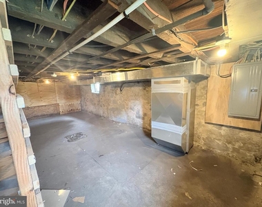 825 W 3rd Street - Photo Thumbnail 19