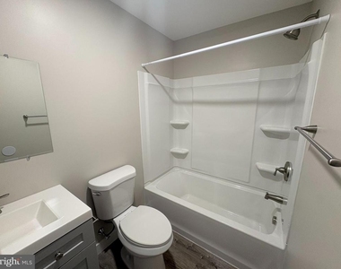 825 W 3rd Street - Photo Thumbnail 10