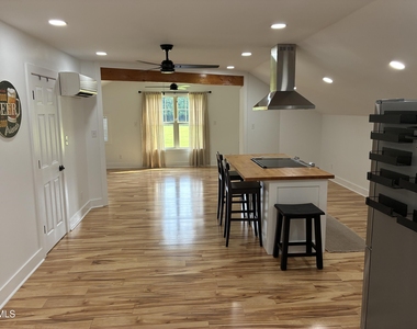 419 Westerman Place - Photo Thumbnail 2