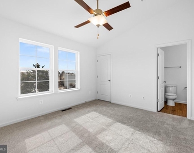 449 Peleton Street - Photo Thumbnail 21