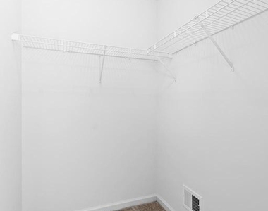 442 Peleton Street - Photo Thumbnail 25