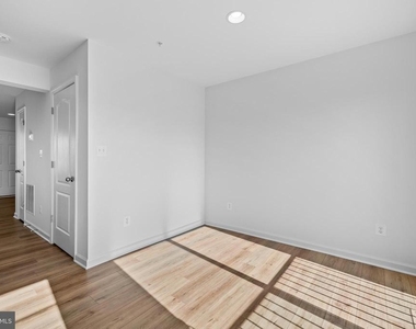 442 Peleton Street - Photo Thumbnail 10