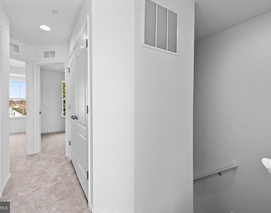442 Peleton Street - Photo Thumbnail 14