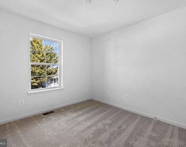 442 Peleton Street - Photo Thumbnail 18