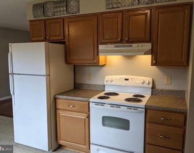 21585 America Street - Photo Thumbnail 5