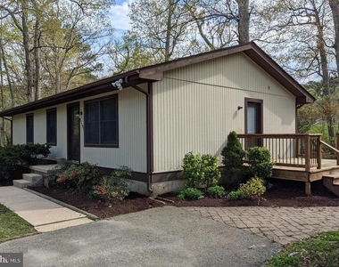 21585 America Street - Photo Thumbnail 1