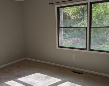 21585 America Street - Photo Thumbnail 13
