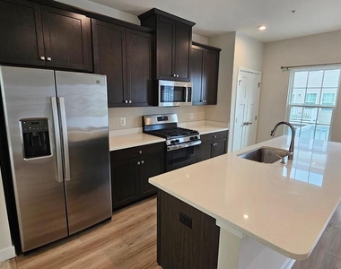 16437 Fife Way - Photo Thumbnail 6