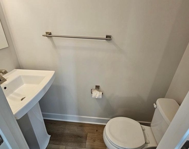 16437 Fife Way - Photo Thumbnail 13