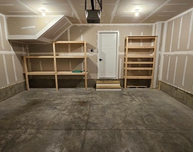 16437 Fife Way - Photo Thumbnail 27