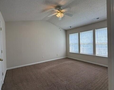 146 Brentfield Loop - Photo Thumbnail 7