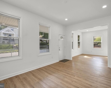 138 Maryland Park Drive - Photo Thumbnail 5