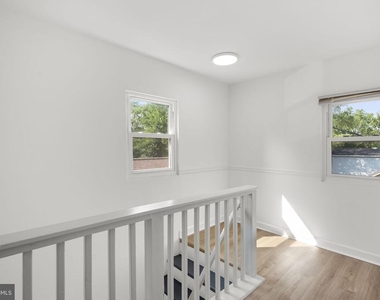 138 Maryland Park Drive - Photo Thumbnail 18
