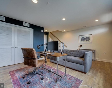 6512 47th Street - Photo Thumbnail 14