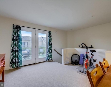 6512 47th Street - Photo Thumbnail 13