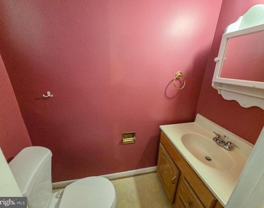 305 Hillsboro Drive - Photo Thumbnail 12