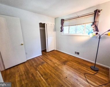 305 Hillsboro Drive - Photo Thumbnail 19