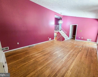305 Hillsboro Drive - Photo Thumbnail 9