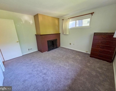 305 Hillsboro Drive - Photo Thumbnail 5