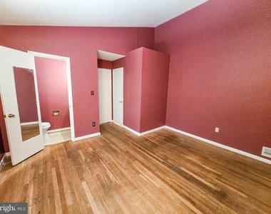 305 Hillsboro Drive - Photo Thumbnail 10