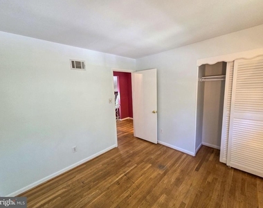 305 Hillsboro Drive - Photo Thumbnail 18
