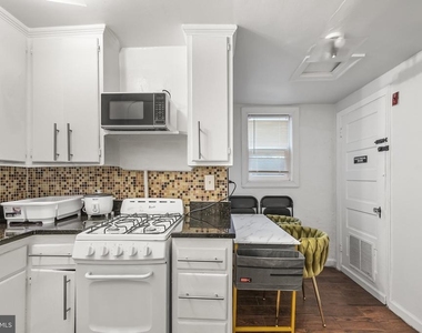 807 Houston Avenue - Photo Thumbnail 3