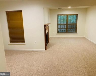 13706 Harvest Glen Way - Photo Thumbnail 9