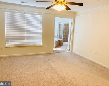 13706 Harvest Glen Way - Photo Thumbnail 12
