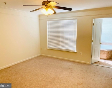 13706 Harvest Glen Way - Photo Thumbnail 11