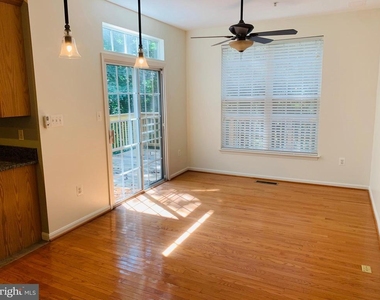 13706 Harvest Glen Way - Photo Thumbnail 4