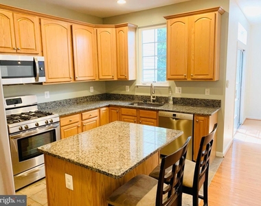 13706 Harvest Glen Way - Photo Thumbnail 2