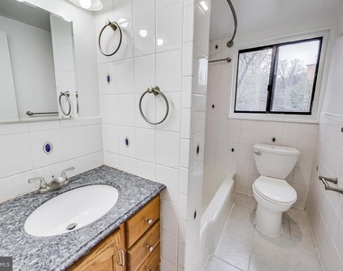 7611 Maple Avenue - Photo Thumbnail 13
