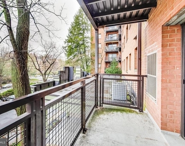7611 Maple Avenue - Photo Thumbnail 12