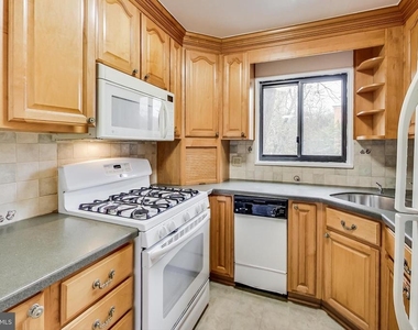 7611 Maple Avenue - Photo Thumbnail 2