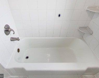 7611 Maple Avenue - Photo Thumbnail 14