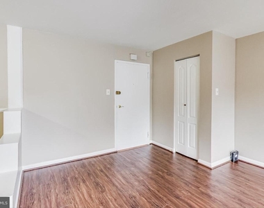 7611 Maple Avenue - Photo Thumbnail 5